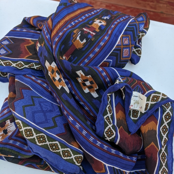 GOLDEN CAMEL 🐪 SILK SCARF! - Picture 4 of 16